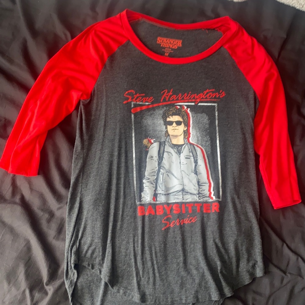 medium mid sleeve T-shirt from stranger things